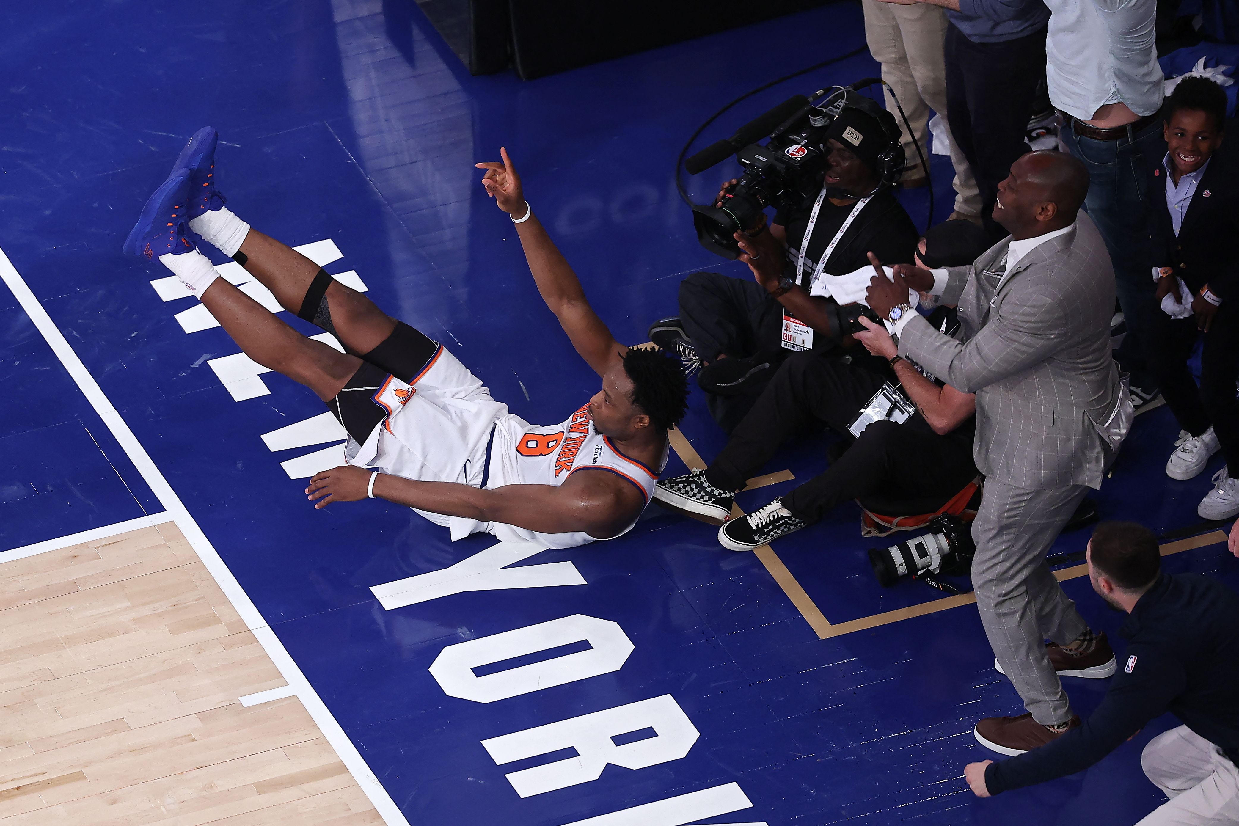 Un come-back historique qui rapproche les Knicks du titre : "C'est sans  doute le tir le plus emblématique de l'histoire du basket new-yorkais" - La  DH/Les Sports+