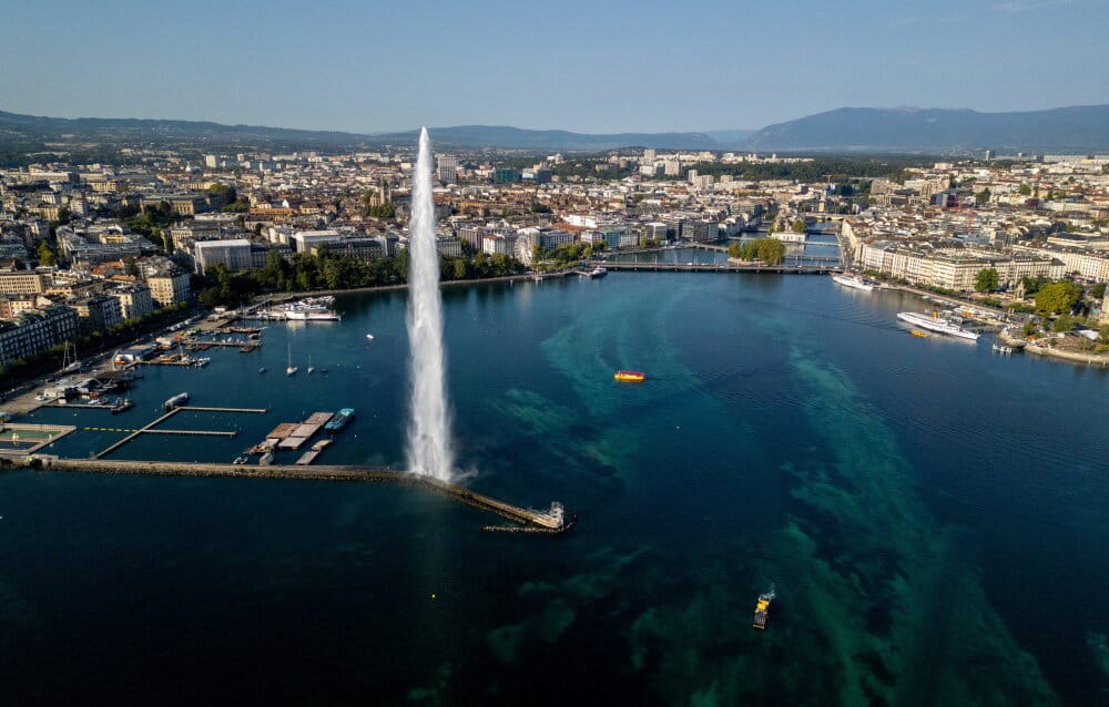 Suisse : l'étonnante alliance des patrons et syndicats contre le plafond de 10  millions d'habitants