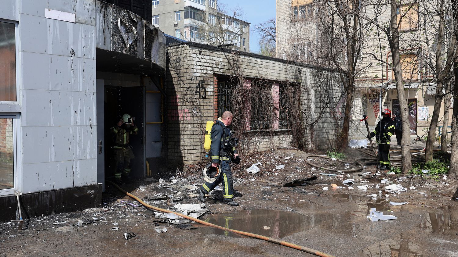 Guerre en Ukraine : quatre morts dans des frappes russes et ukrainiennes –  franceinfo