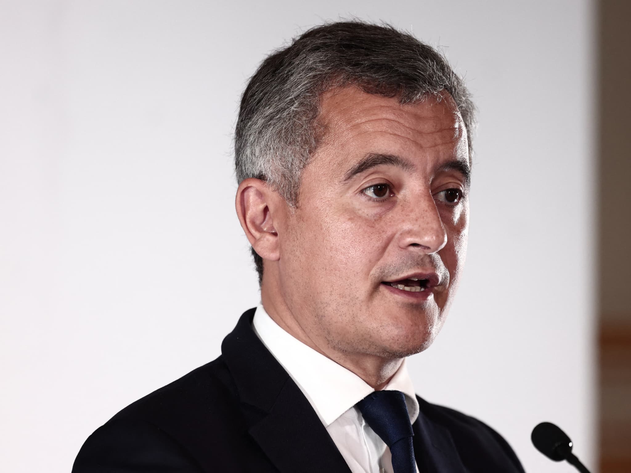 Mort de Lyhanna: confronté à des appels à la démission, Gérald Darmanin  refuse de "quitter le bateau en pleine tempête"