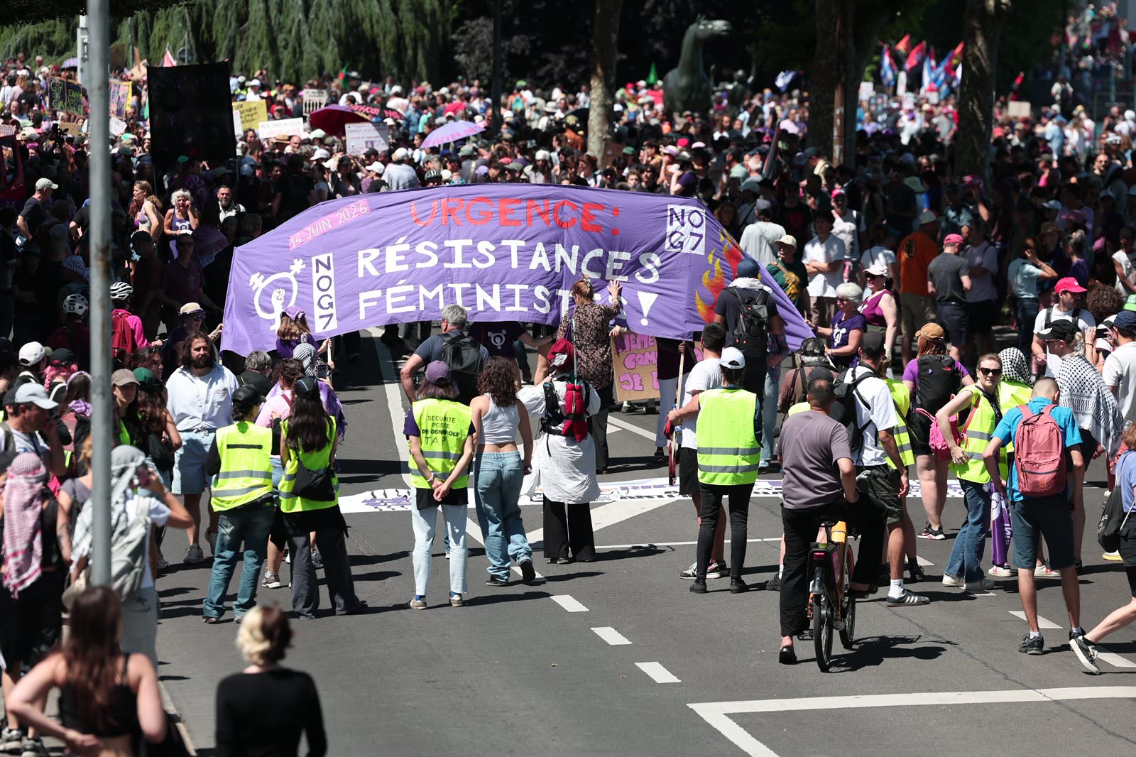 En direct Haute-Savoie. G7 à Évian : le cortège s'élance à Genève, des  milliers de manifestants dans les rues