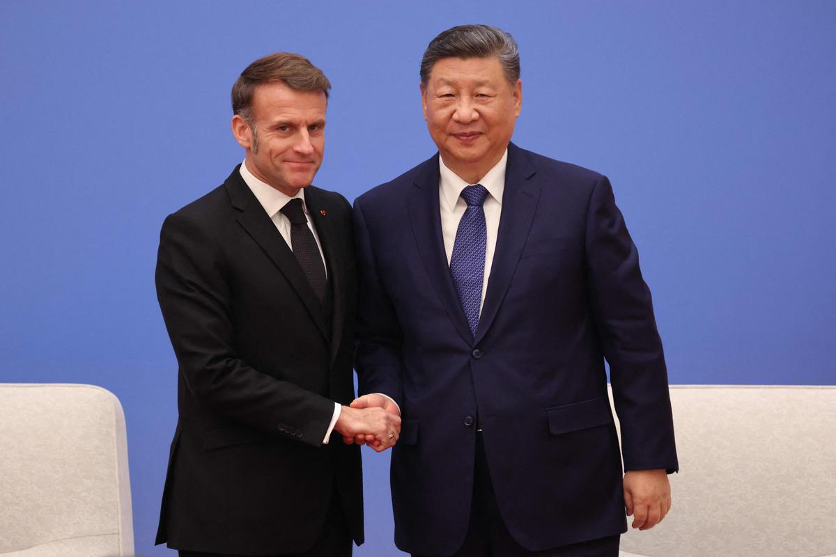 Sommet du G7 à Evian : Emmanuel Macron organise une visioconférence avec la  Chine pour favoriser la coopération économique