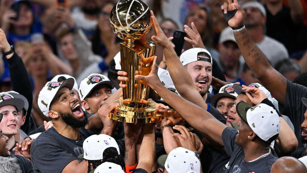 Finales NBA: les New York Knicks sacrés face aux San Antonio Spurs de  Victor Wembanyama - RFI