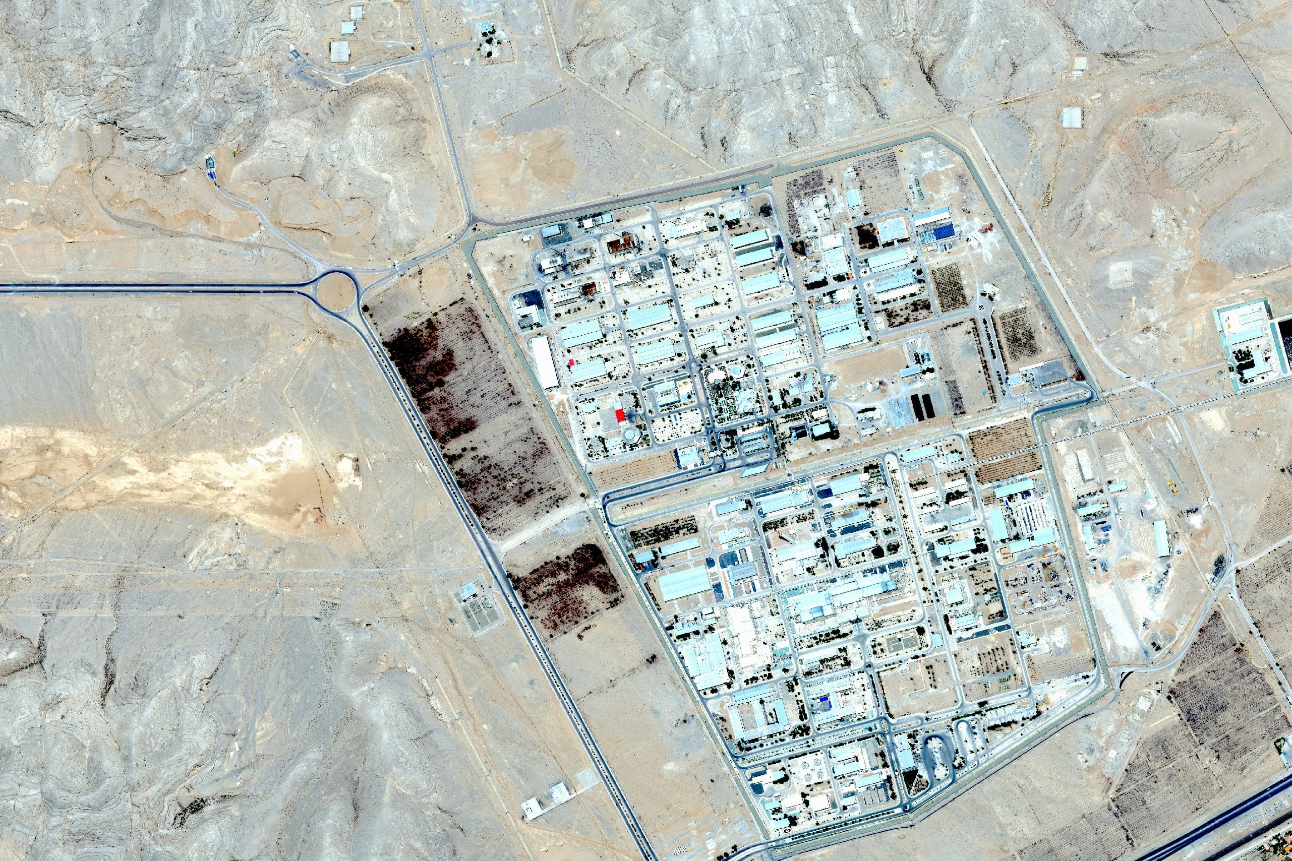 Guerre au Moyen-Orient : l'Iran aurait «scellé» et «miné» l'accès à ses stocks  d'uranium par crainte d'une opération de capture américaine – Libération