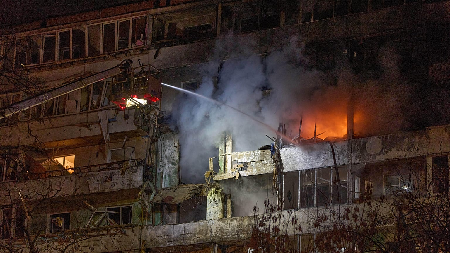 Vidéo. En images : dernières frappes meurtrières russes sur Kyiv | Euronews