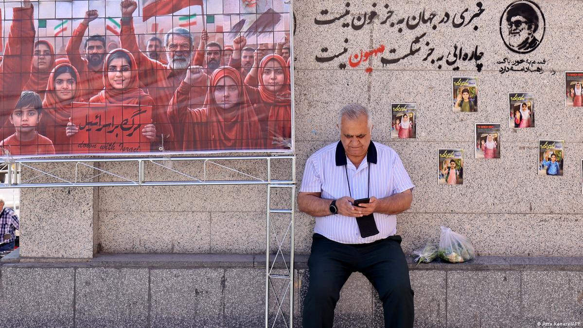 Iran: Data show partial restoration of internet connectivity
