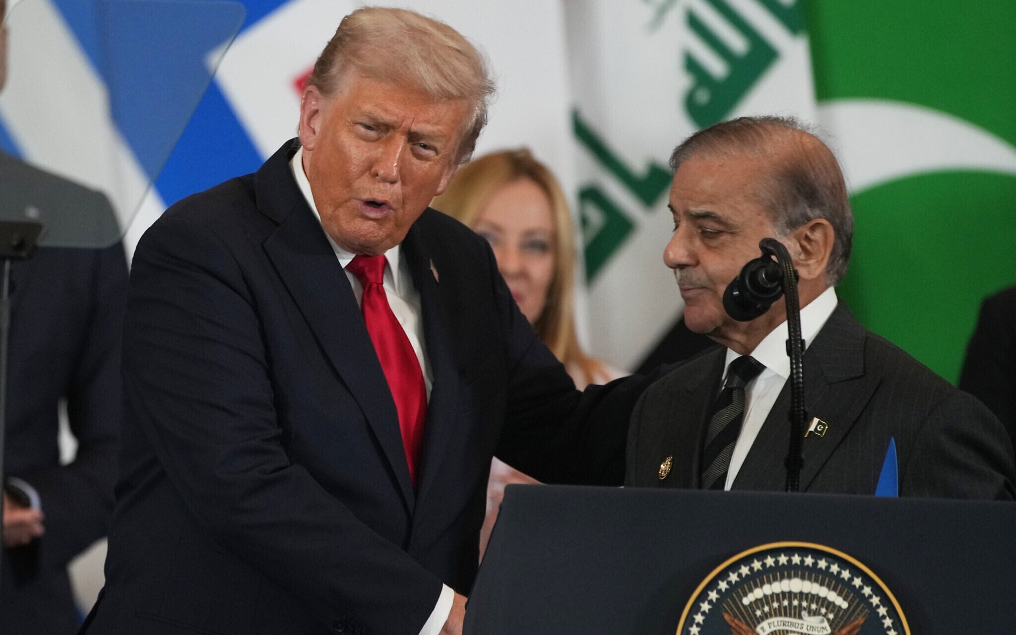 Le Pakistan assure qu'un accord entre les États-Unis et l'Iran sera signé  dans les 24 heures ; Téhéran dément - The Times of Israël