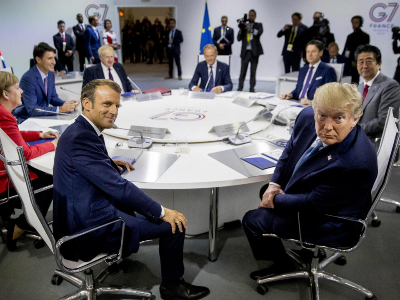 Macron clarifie la teneur des discussions sur l'Iran : "Chacun continuera à  agir dans son rôle" - France 24