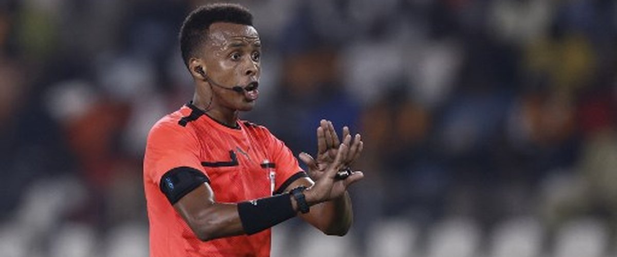 Coupe du monde 2026 : "C'est tout simplement du racisme !" Des voix  s'élèvent pour défendre l'arbitre somalien, refoulé sans raison à la  frontière des États-Unis - ladepeche.fr