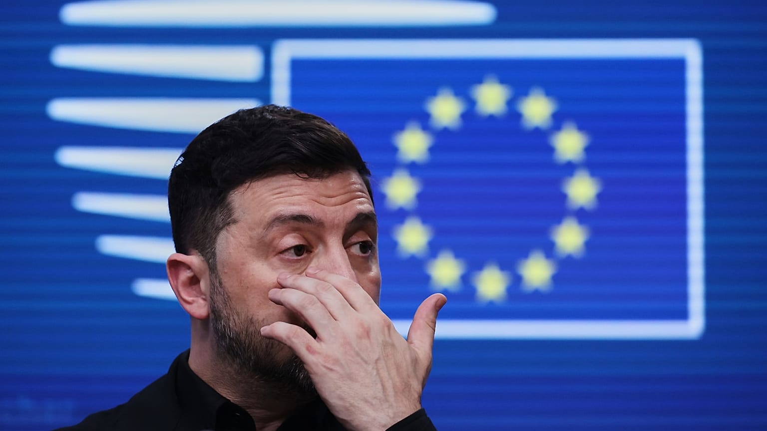 Les 27 rejettent l'adhésion "inversée" de l'Ukraine et appellent à des  options crédibles | Euronews
