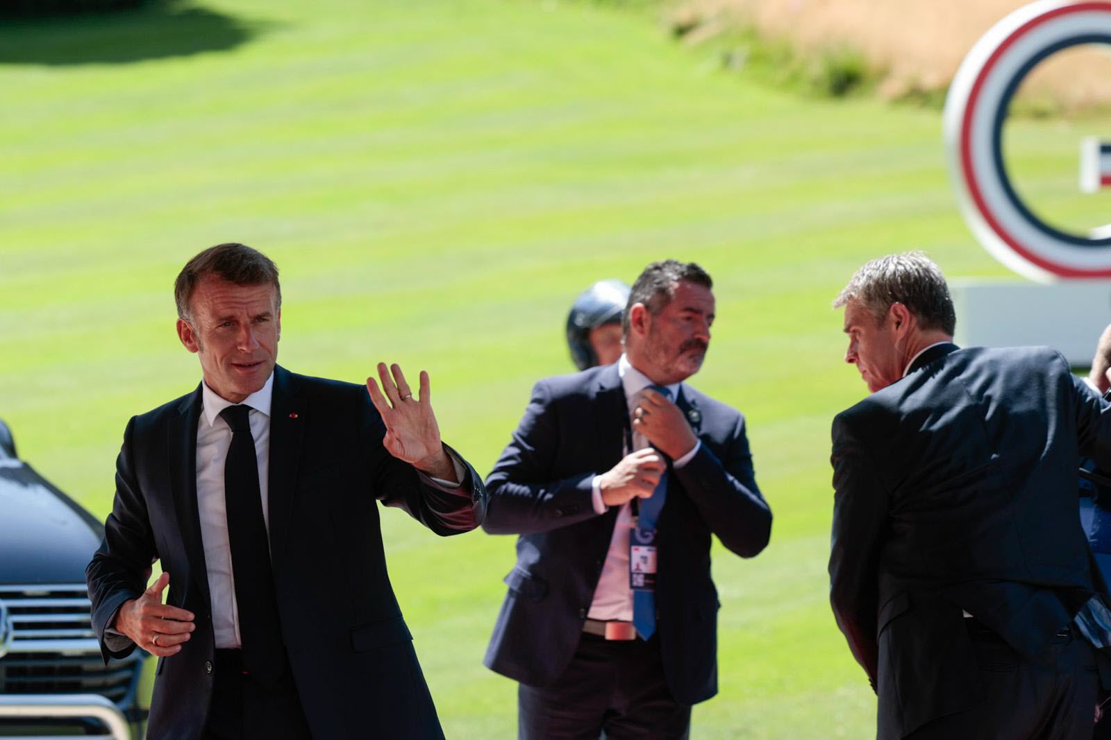 En direct Haute-Savoie. G7 à Evian : interrogé sur Trump et le dîner à  Versailles, Macron répond en direct sur TF1