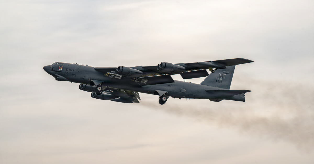 États-Unis. Un bombardier B-52 s'écrase après son décollage en Californie