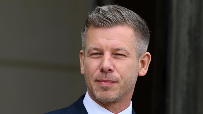 Hongrie : les parlementaires inscrivent la limitation du mandat du Premier  ministre dans la Constitution - Le Soir