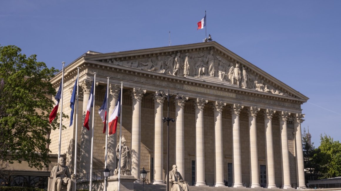 Session extraordinaire du Parlement : de l'enfance à la fin de vie, un  lourd programme attend les élus