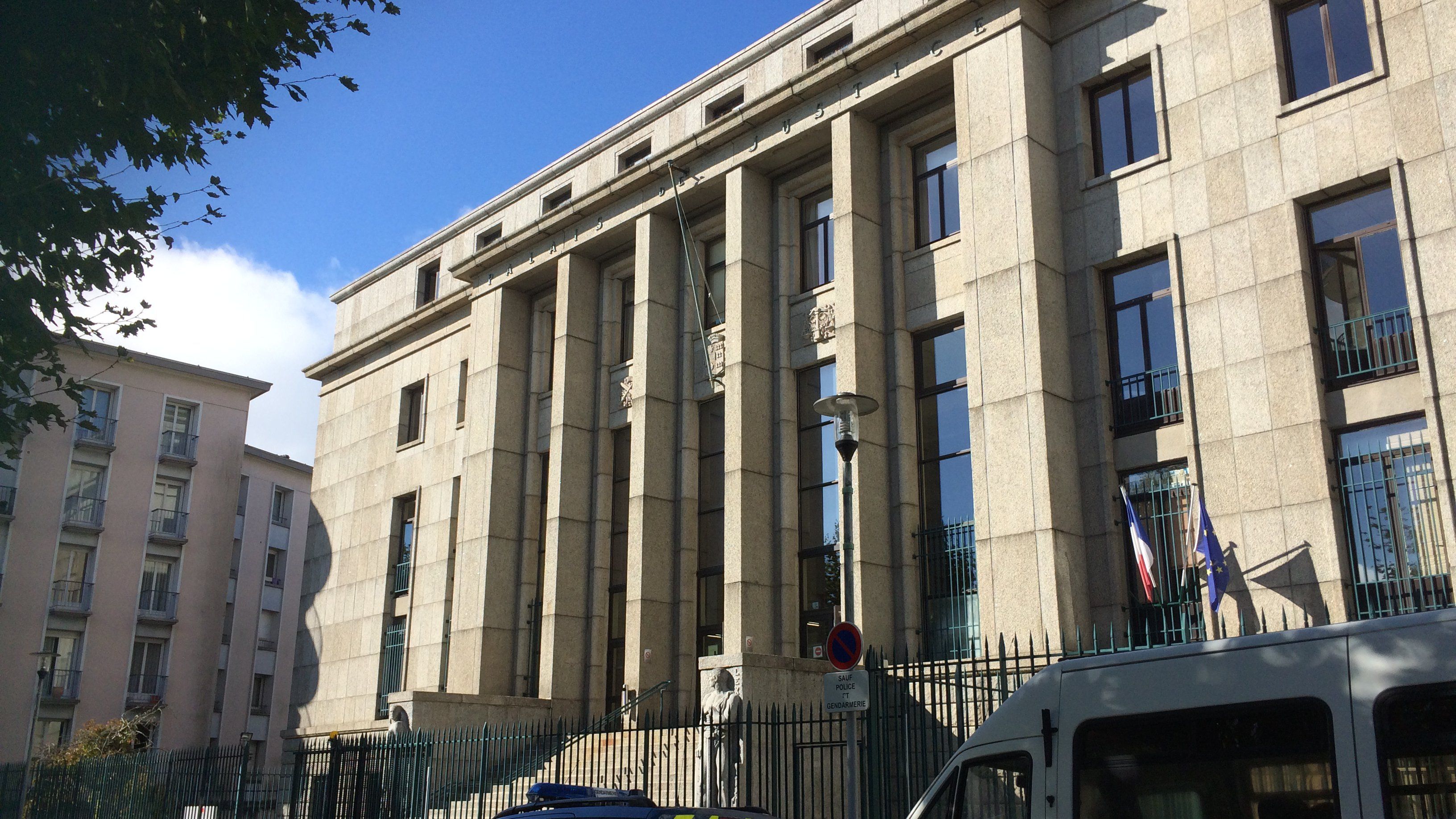 Je ne suis pas coupable de ma précarité" : les contrôles au RSA dans le  Finistère contestés devant la justice