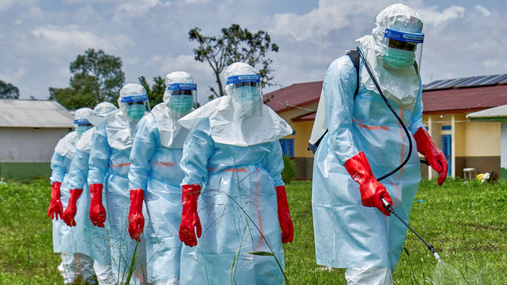 Ebola en RDC: en première ligne face à l'épidémie, le personnel médical  paie un lourd tribut - RFI