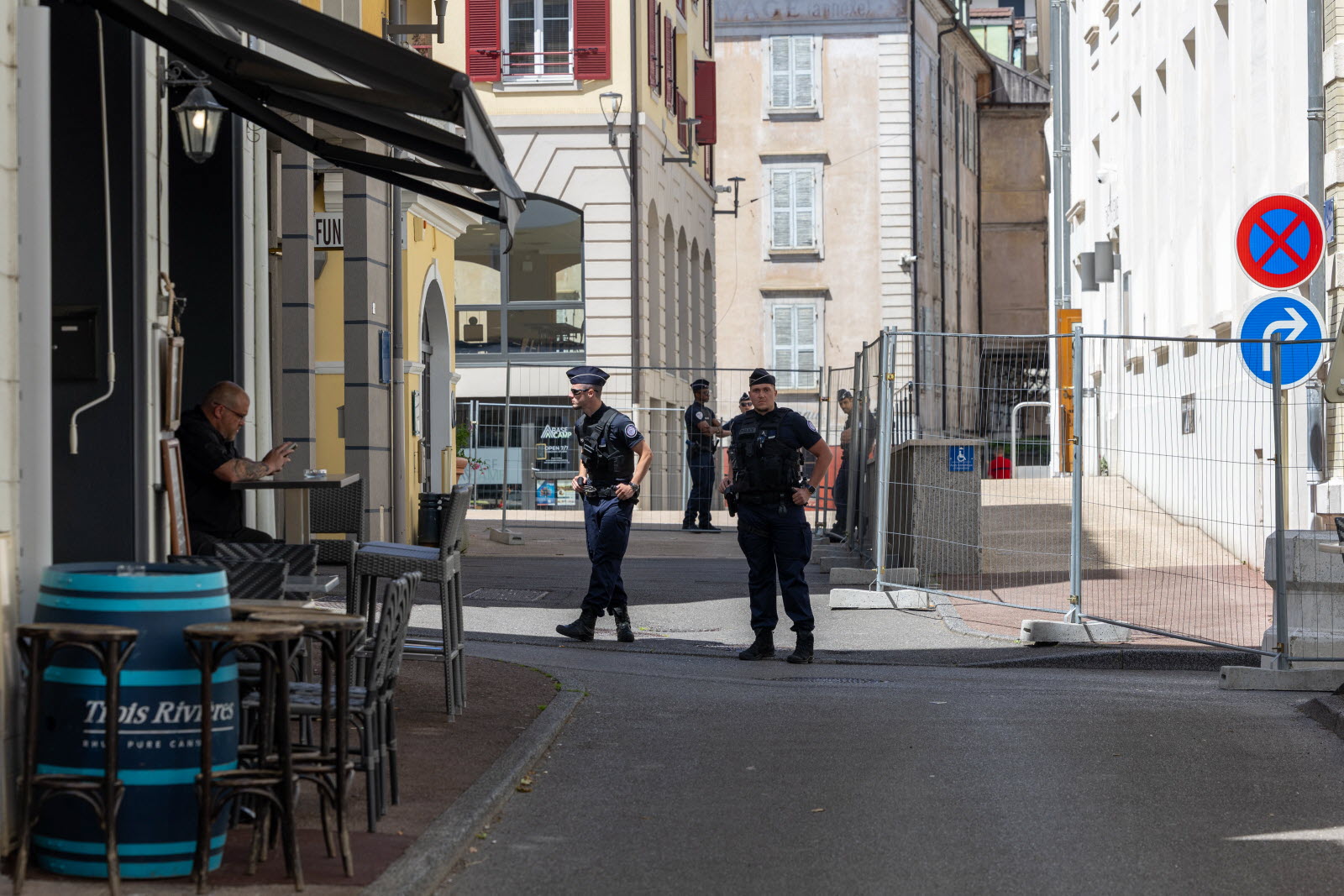 Le G7 à Évian. « On nous a vendu du rêve en nous disant que la vie continue  » : à deux jours du G7, les commerçants ne sont pas à la fête