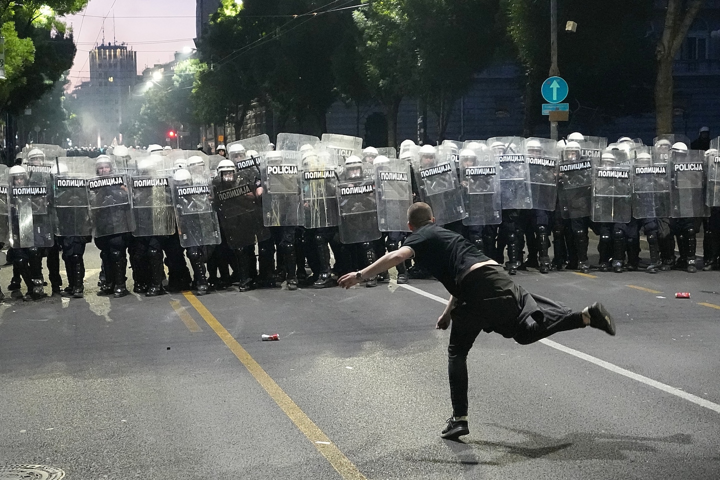 Protesters clash with police after an anti-government rally in Serbia's  capital - The Washington Post