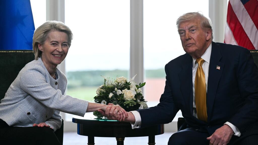 Le Parlement européen valide définitivement l'accord commercial avec Donald  Trump - France 24