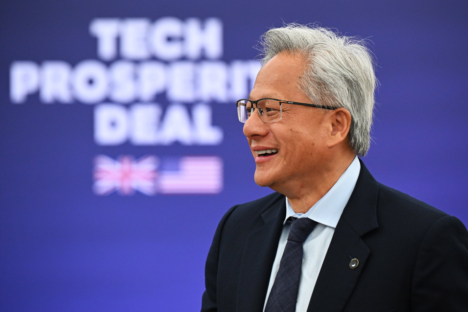 Avec sa première émission obligataire depuis 2021, Nvidia souhaite lever au  moins 20 milliards de dollars pour financer ses investissements dans l'IA -  Business AM - FR