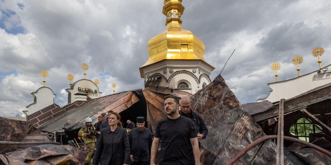 A Kiev, une frappe a endommagé la cathédrale de la Dormition, au cœur de  l'historique laure des Grottes