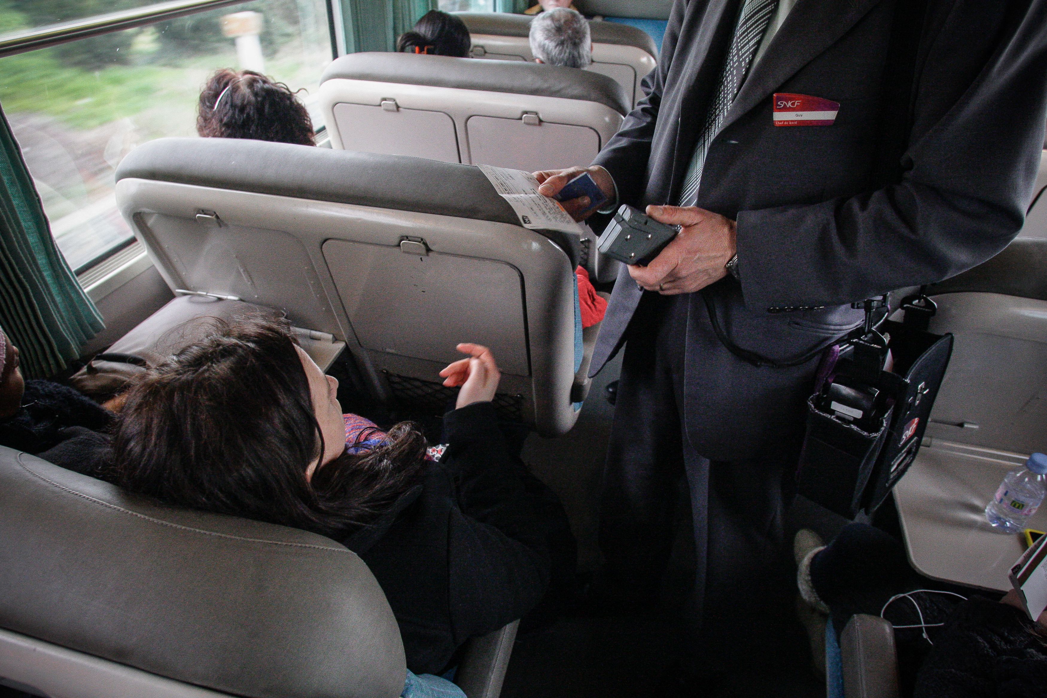 Racket», «excès de zèle», «montants exorbitants» : la SNCF abuse-t-elle des  amendes ? – Libération