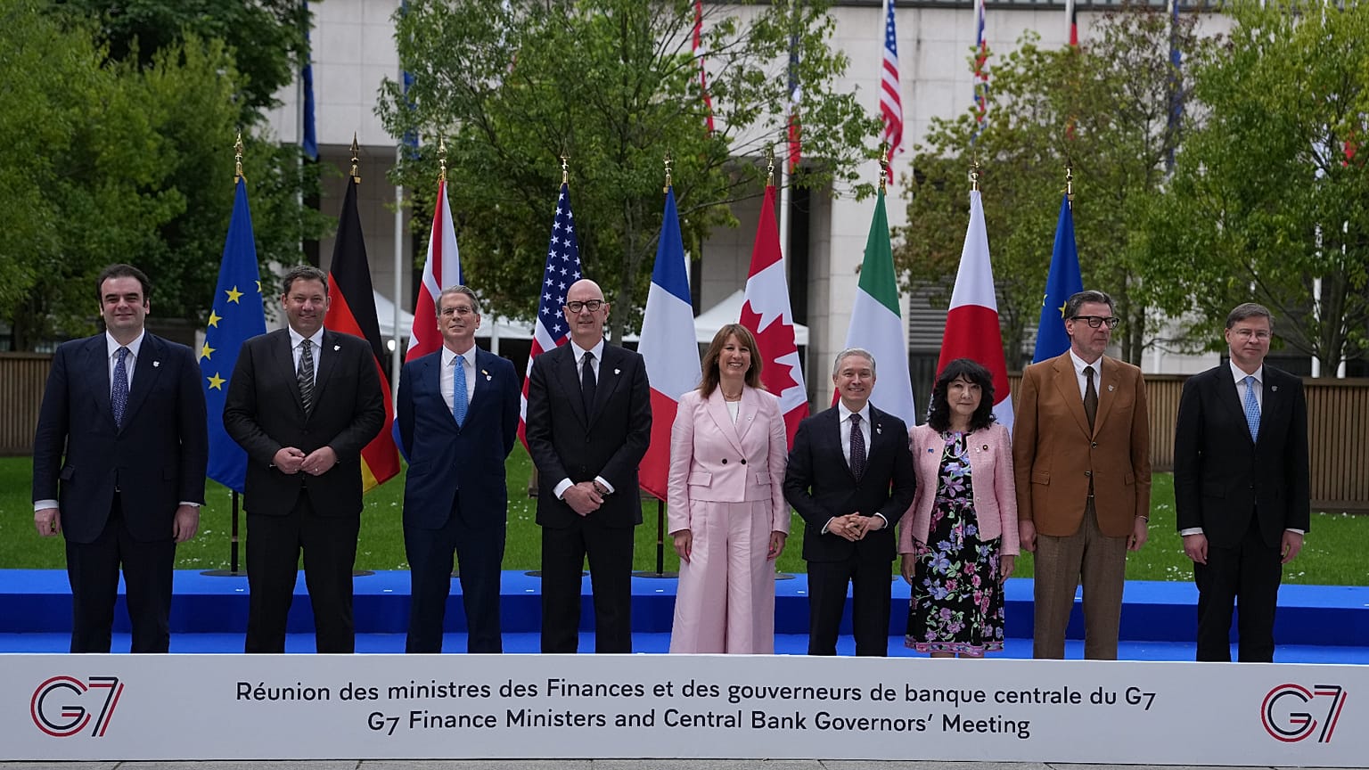 Mettant en avant la coopération financière, le G7 "unanime" pour maintenir  la pression sur la Russie | Euronews