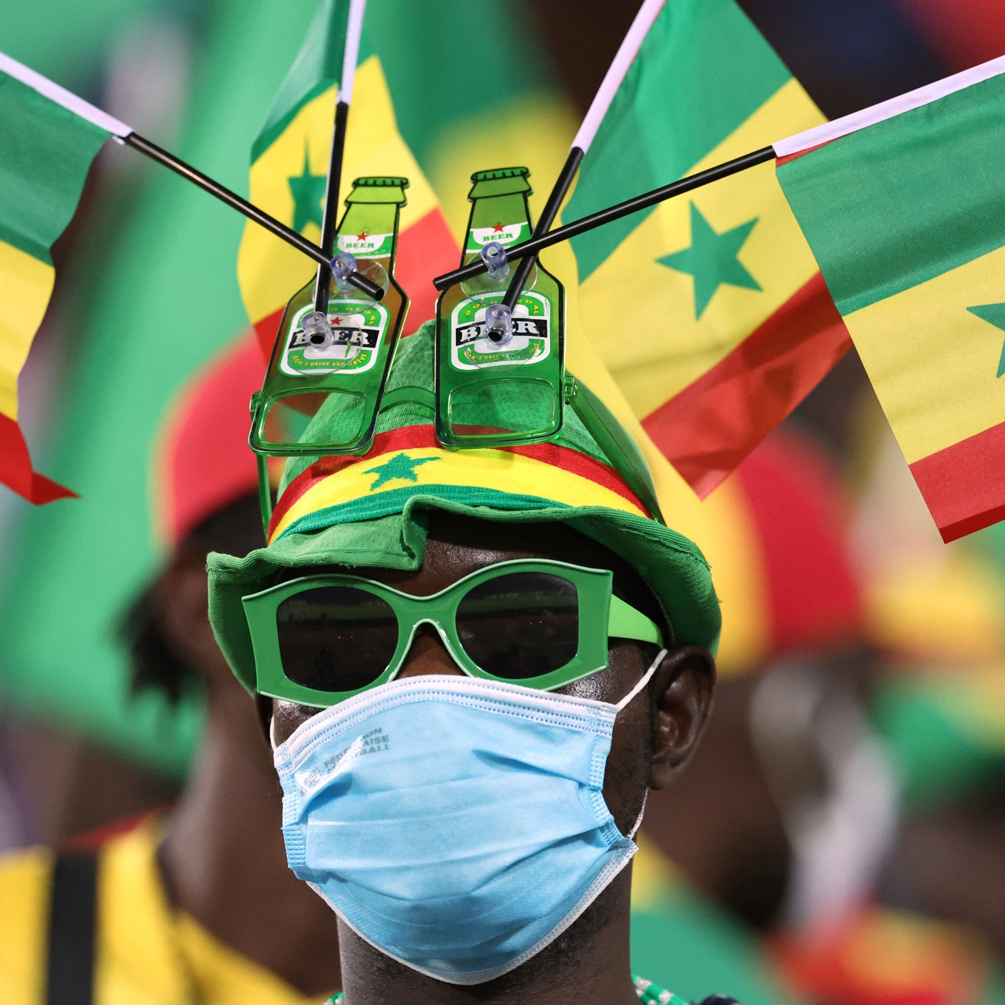Supporters privés de visas, joueurs fouillés de la tête au pied, arbitre  refoulé... L'arrivée aux États-Unis est tout sauf une fête avant la Coupe  du monde