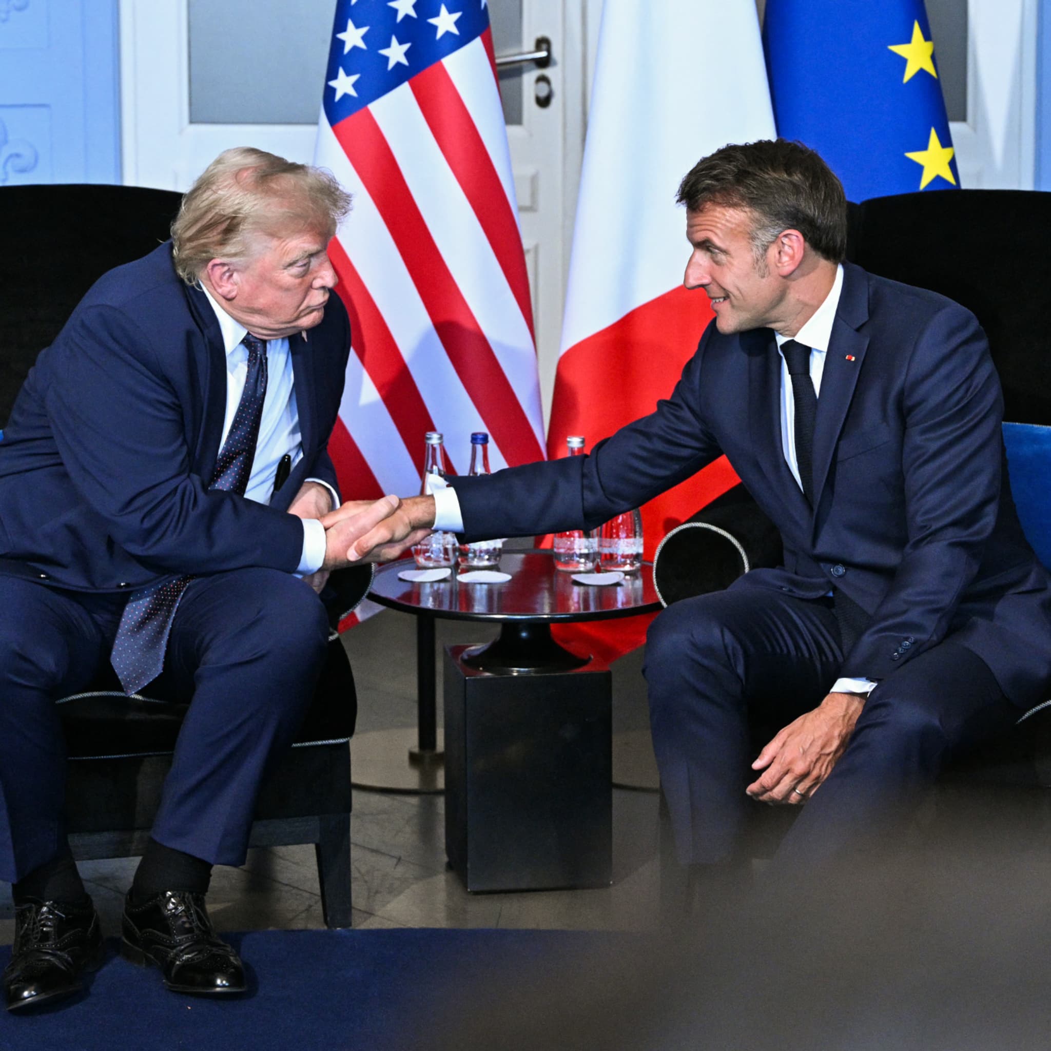 C'est pas du plaqué or, c'est du lourd": Donald Trump se réjouit d'être  invité à un dîner au château de Versailles par Emmanuel Macron