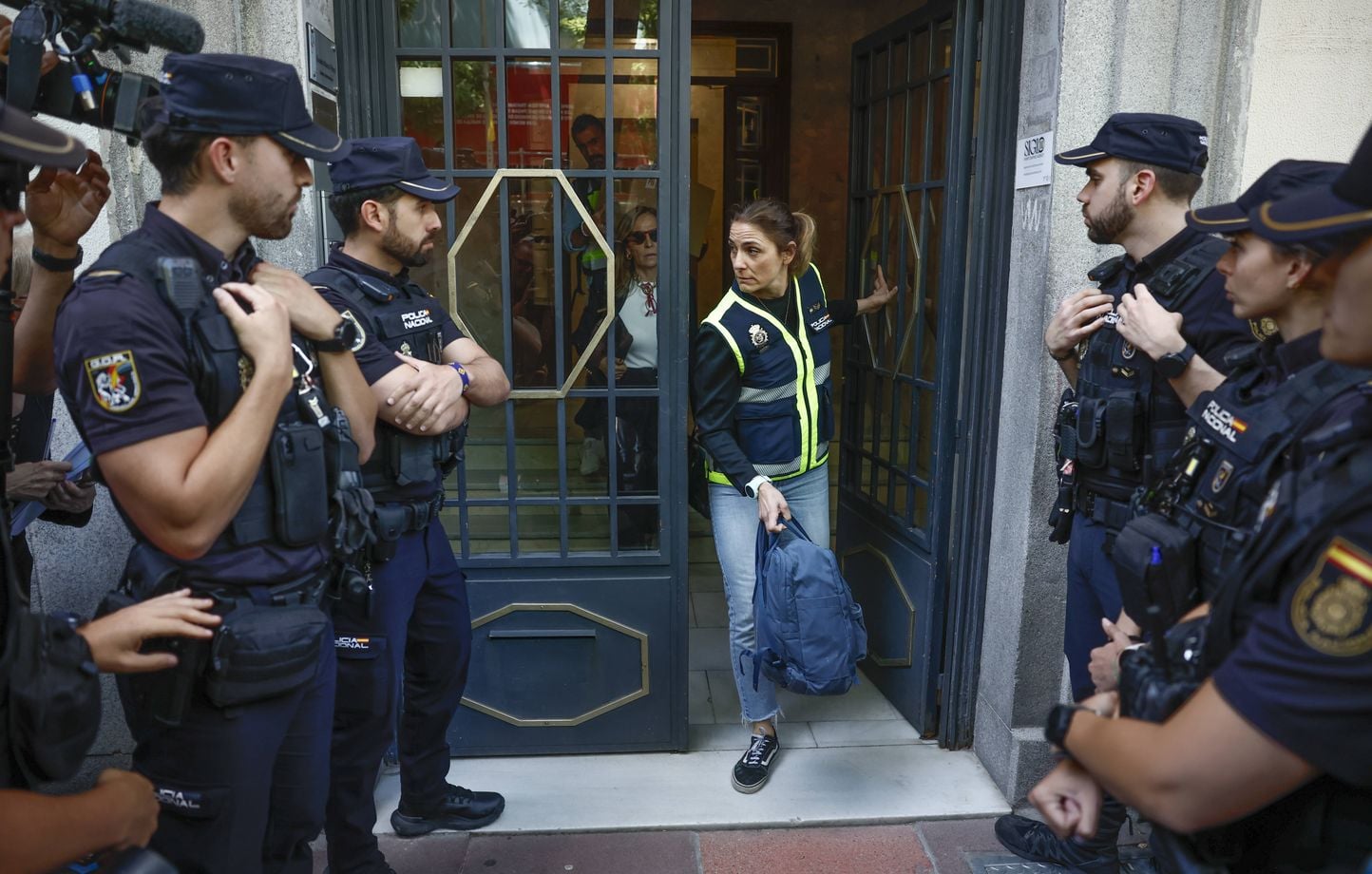 Espagne : Des bijoux découverts chez l'ex-Premier ministre Zapatero, une  enquête pour fraude fiscale ouverte