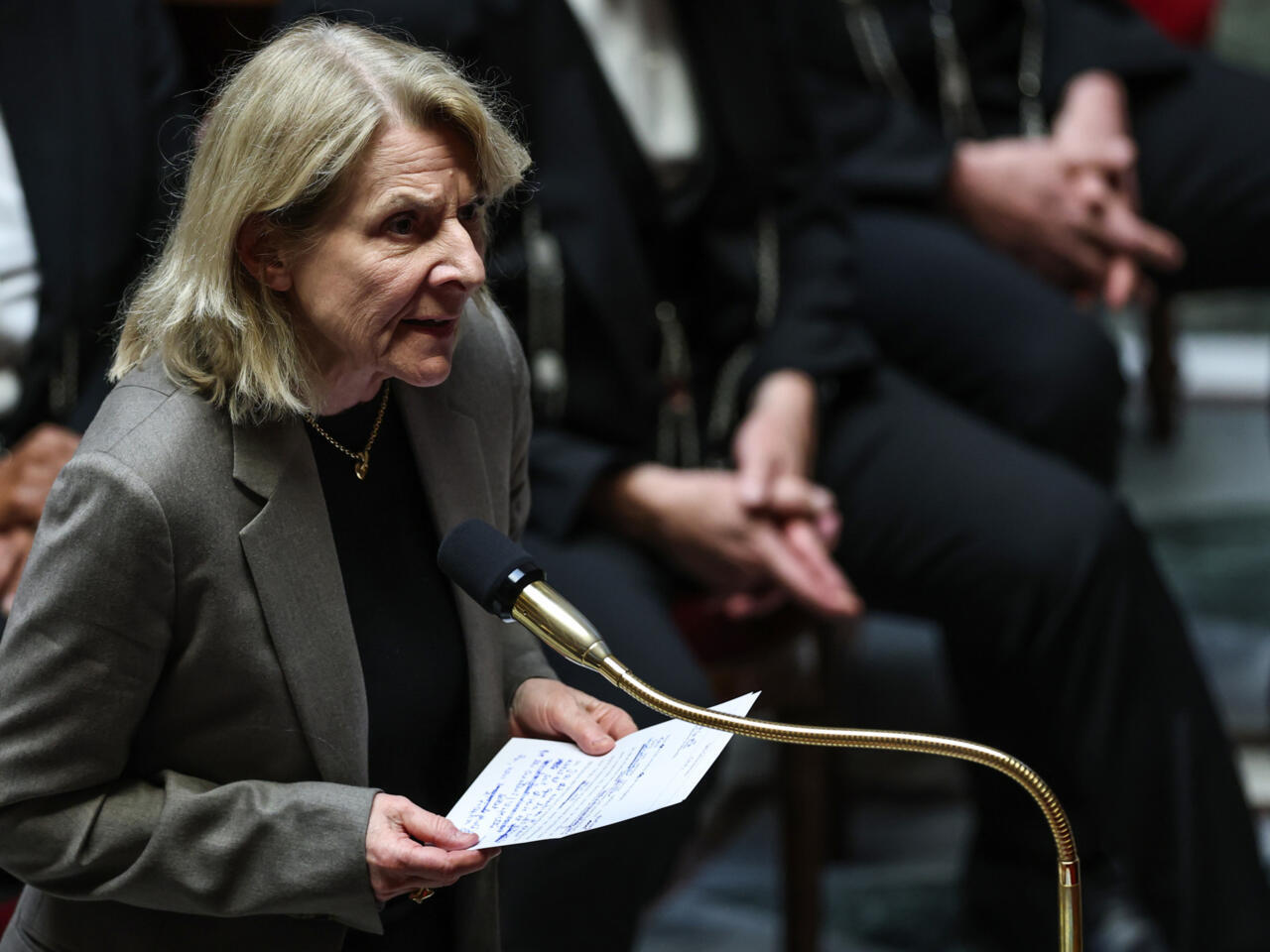 Théâtre: la ministre de la Culture condamne l'annulation de la pièce " Passeport" à Castres, reprogrammée dans le Nord
