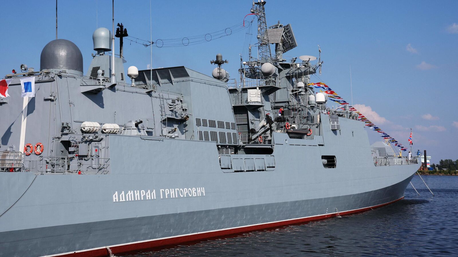 Un navire de guerre russe a tiré des coups de semonce en direction d'un  bateau britannique dans la Manche - Le Parisien