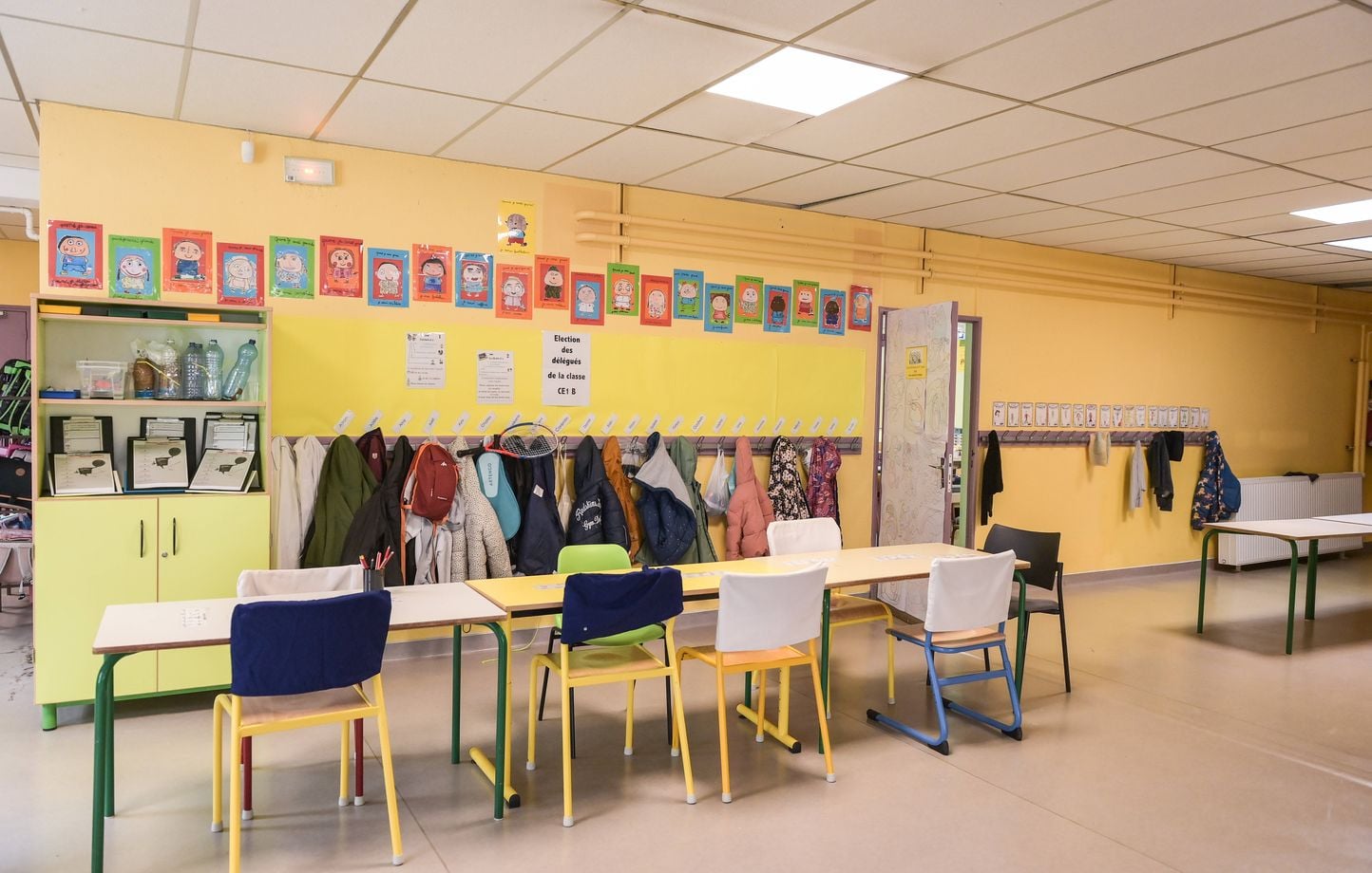 Vaucluse : Une enseignante accusée d'avoir ligoté un élève de CE2 sur une  chaise