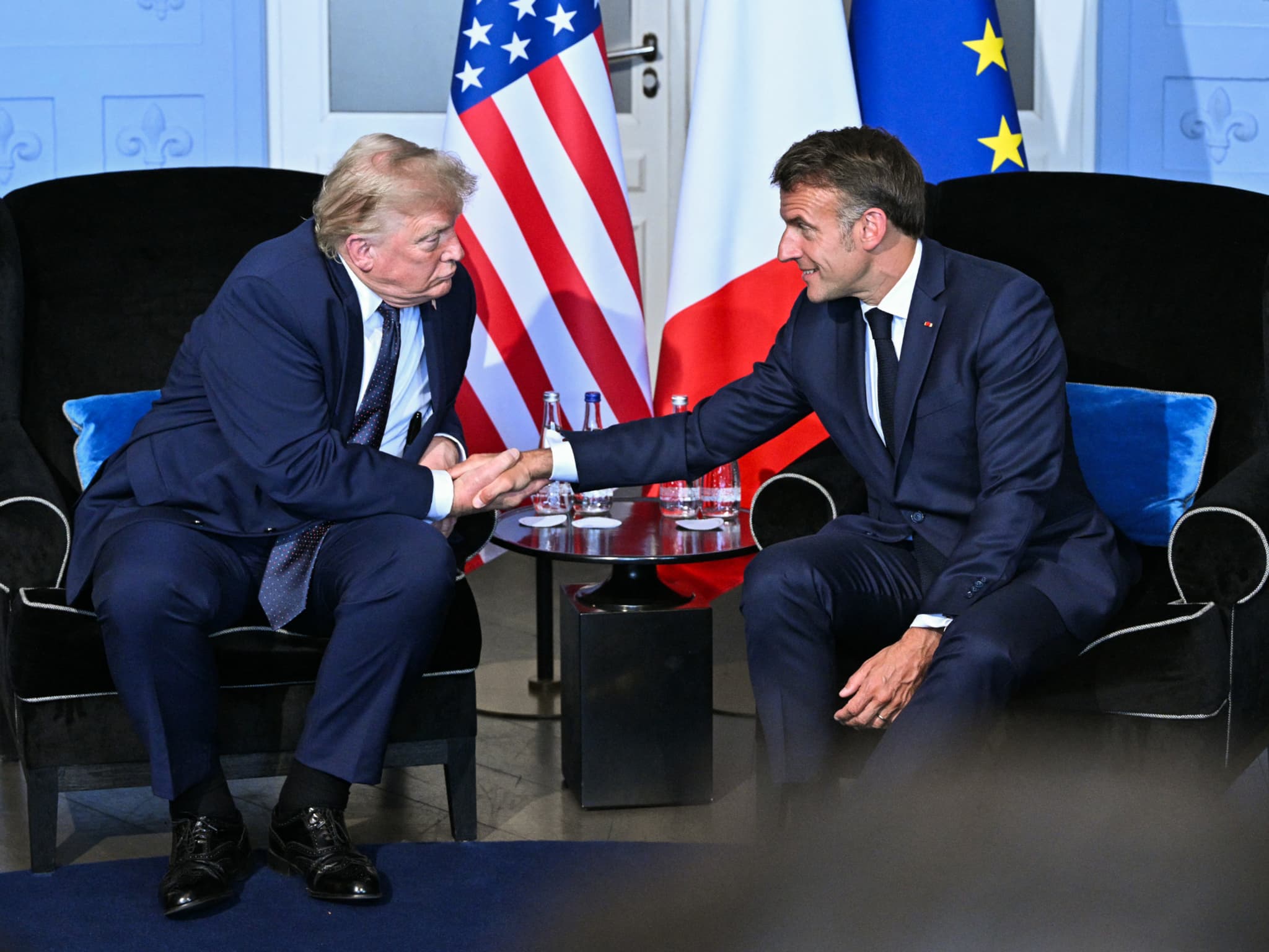C'est pas du plaqué or, c'est du lourd": Donald Trump se réjouit d'être  invité à un dîner au château de Versailles par Emmanuel Macron