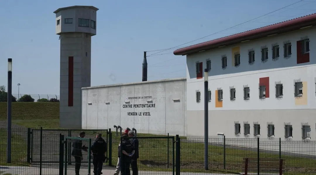 Salah Abdeslam aurait menacé le directeur de la prison où il est incarcéré,  ses restrictions de - Nantes.maville.com