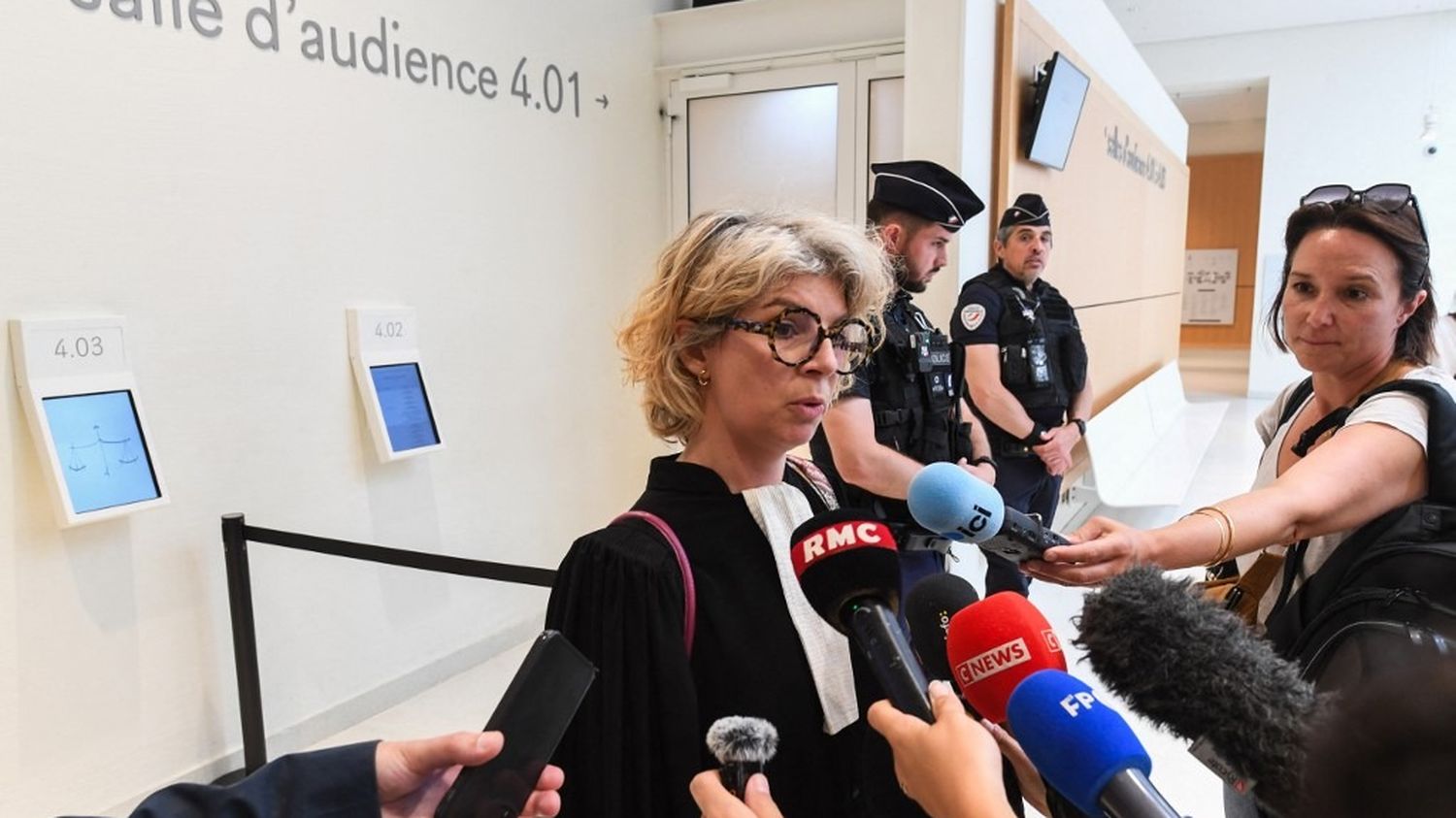 Pourquoi l'animateur périscolaire jugé pour agressions et harcèlement  sexuels sur neuf fillettes de l'école Titon à Paris a été relaxé –  franceinfo