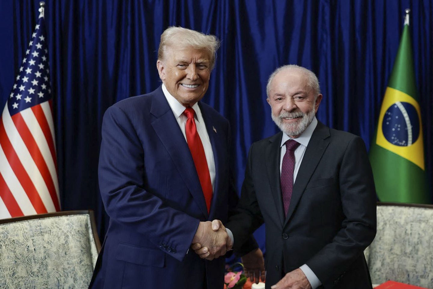 Le président des États-Unis, Donald Trump, satisfait de sa réunion avec le  «très dynamique» président du Brésil Lula | Le Devoir