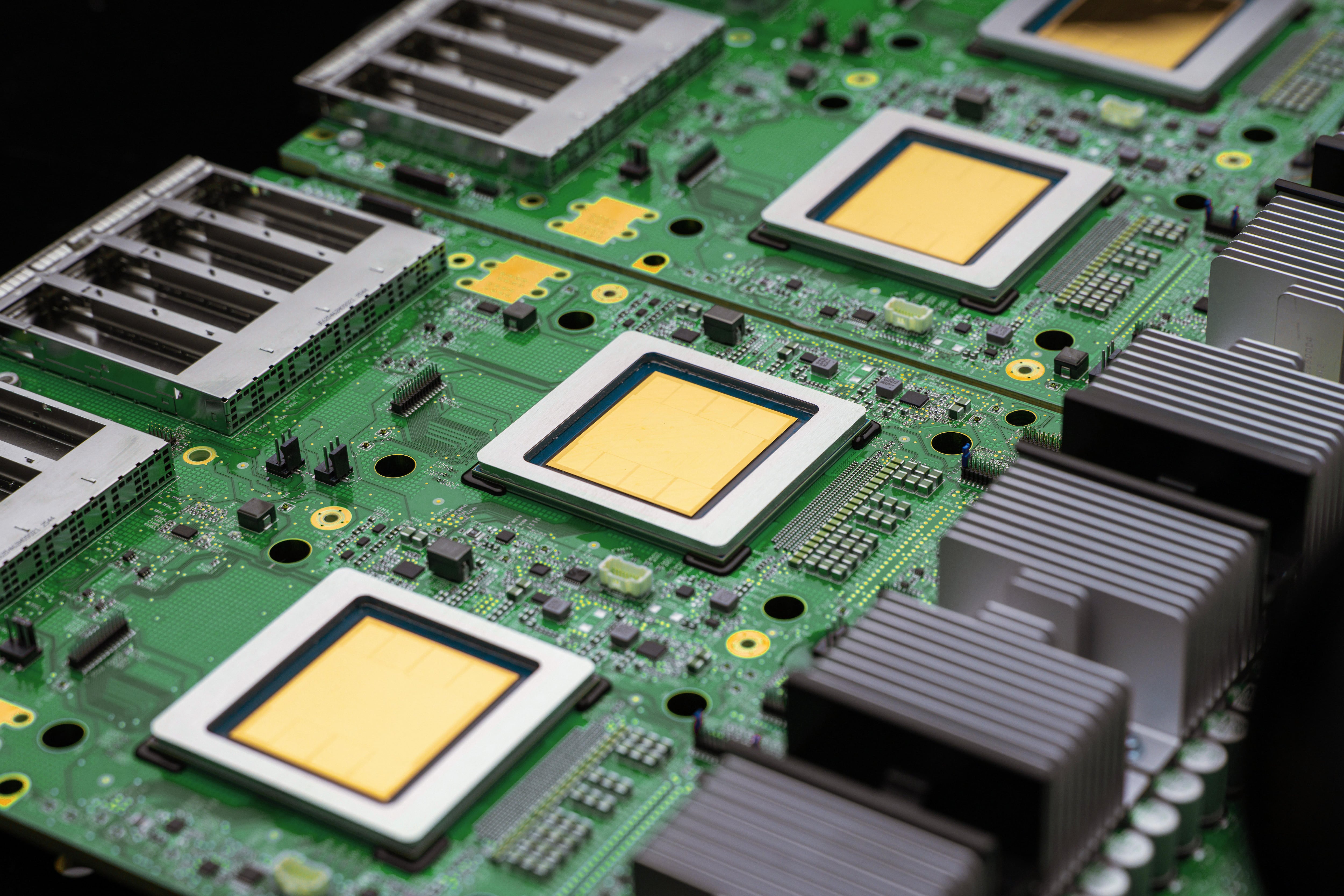 Cinq milliards de dollars et 500 MW prévus dès 2027 : Google s'allie à  Blackstone pour diffuser ses TPU à grande échelle