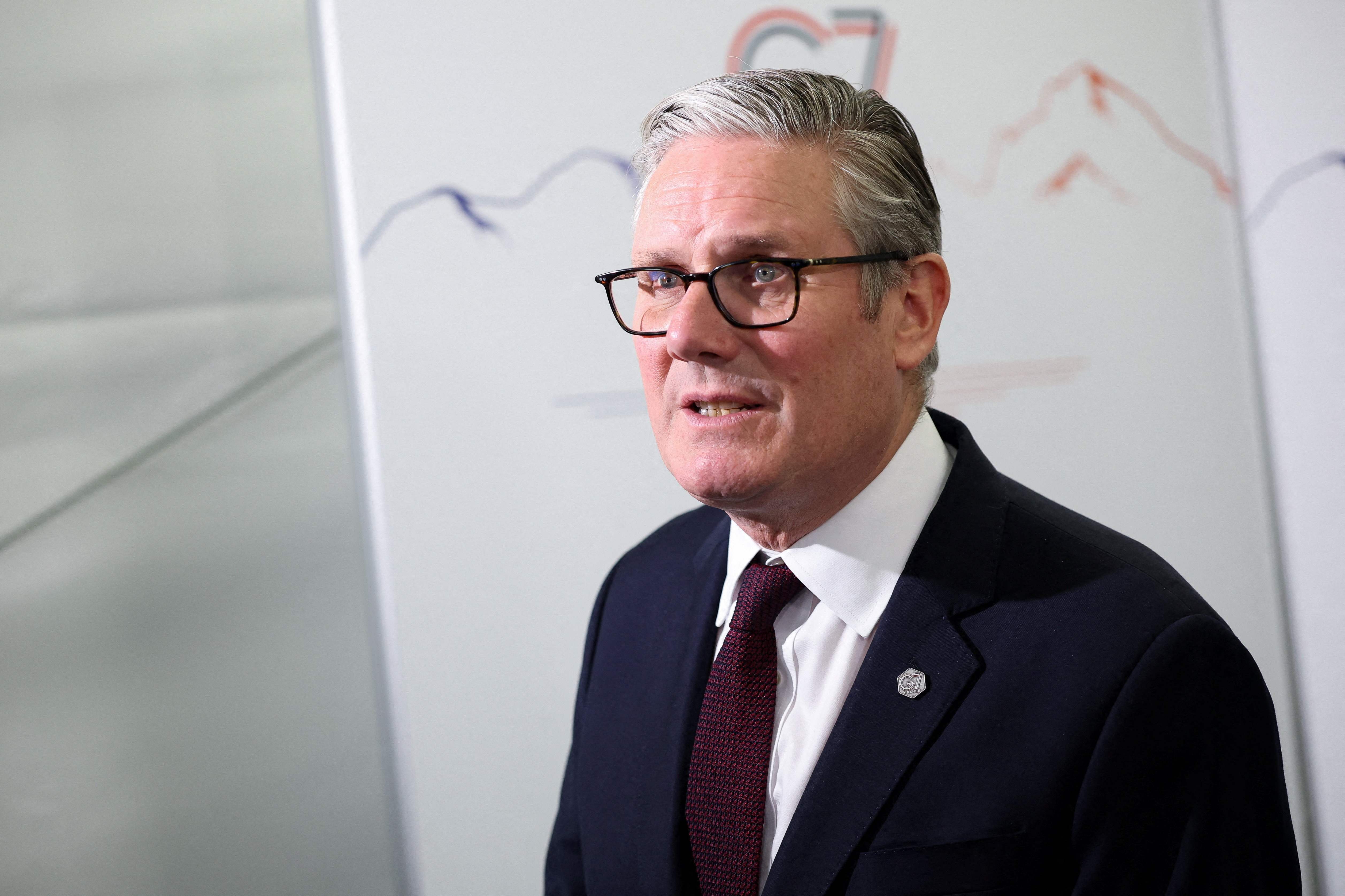 El Money" : une enquête révèle l'identité de ce diplomate russe à l'origine  d'incendies visant Keir Starmer - La Libre