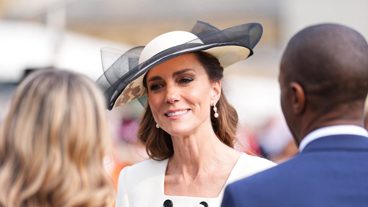 Un employé de la clinique la plus chic de Londres a tenté de vendre le dossier  médical de la princesse Kate - lindependant.fr