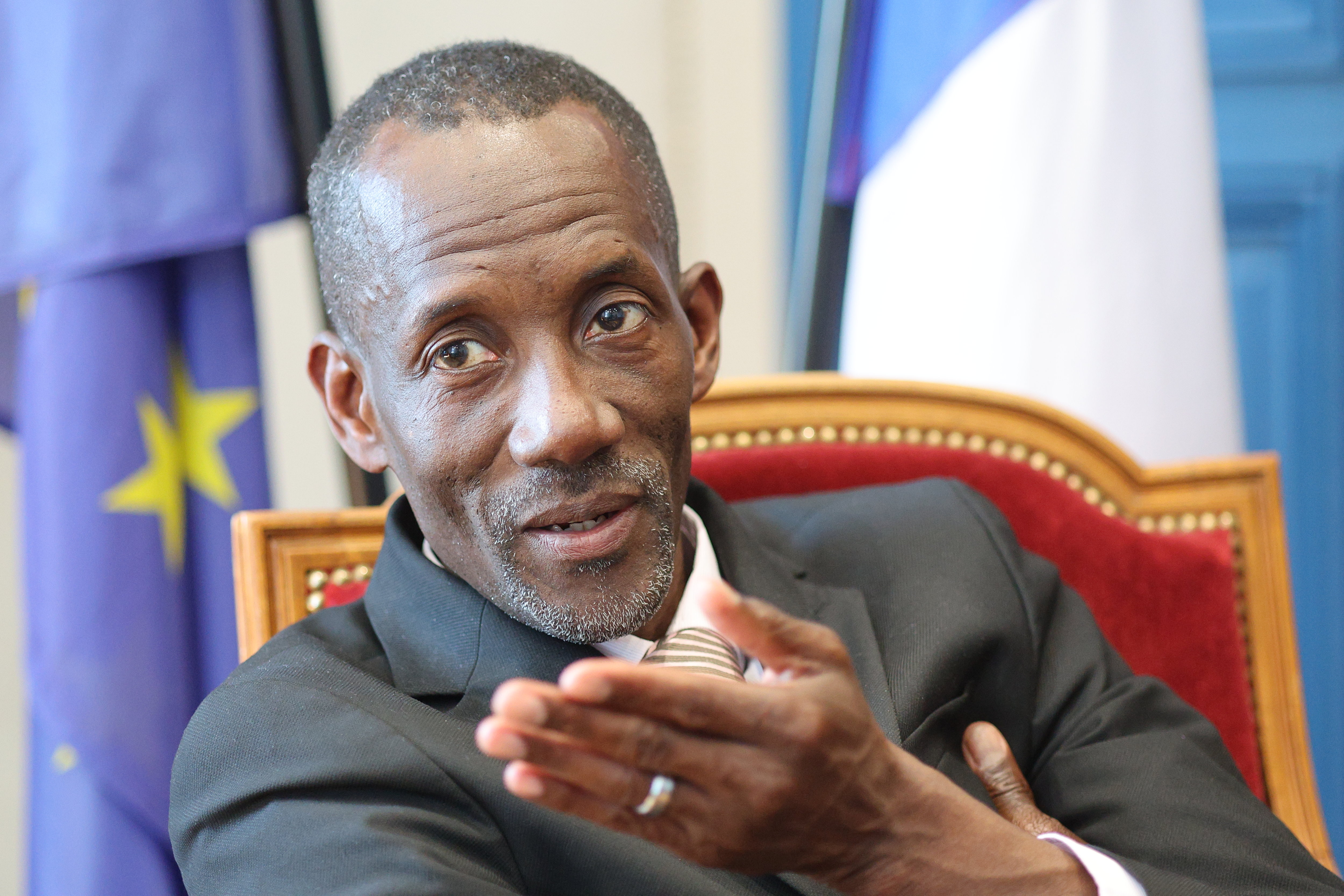 Droit » à siffler la Marseillaise : le maire (LFI) de Saint-Denis Bally  Bagayoko défend son « analyse » - Le Parisien