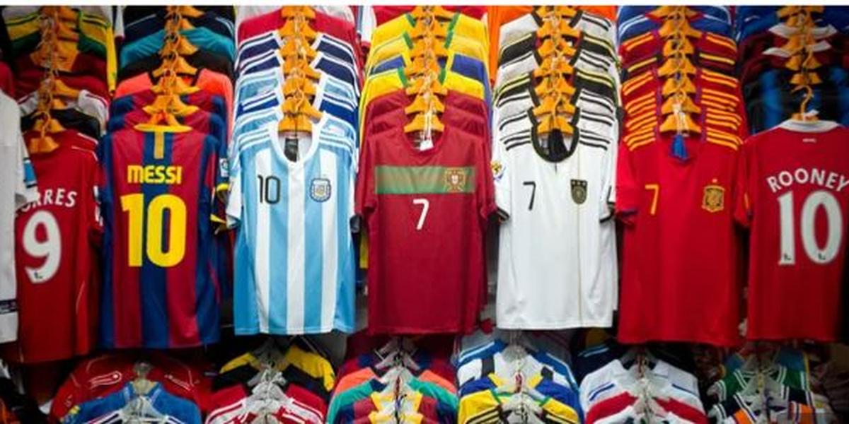 Onze tonnes de faux maillots de foot saisies en Espagne avant la finale de  la Ligue des champions samedi et l'Euro - Charente Libre.fr