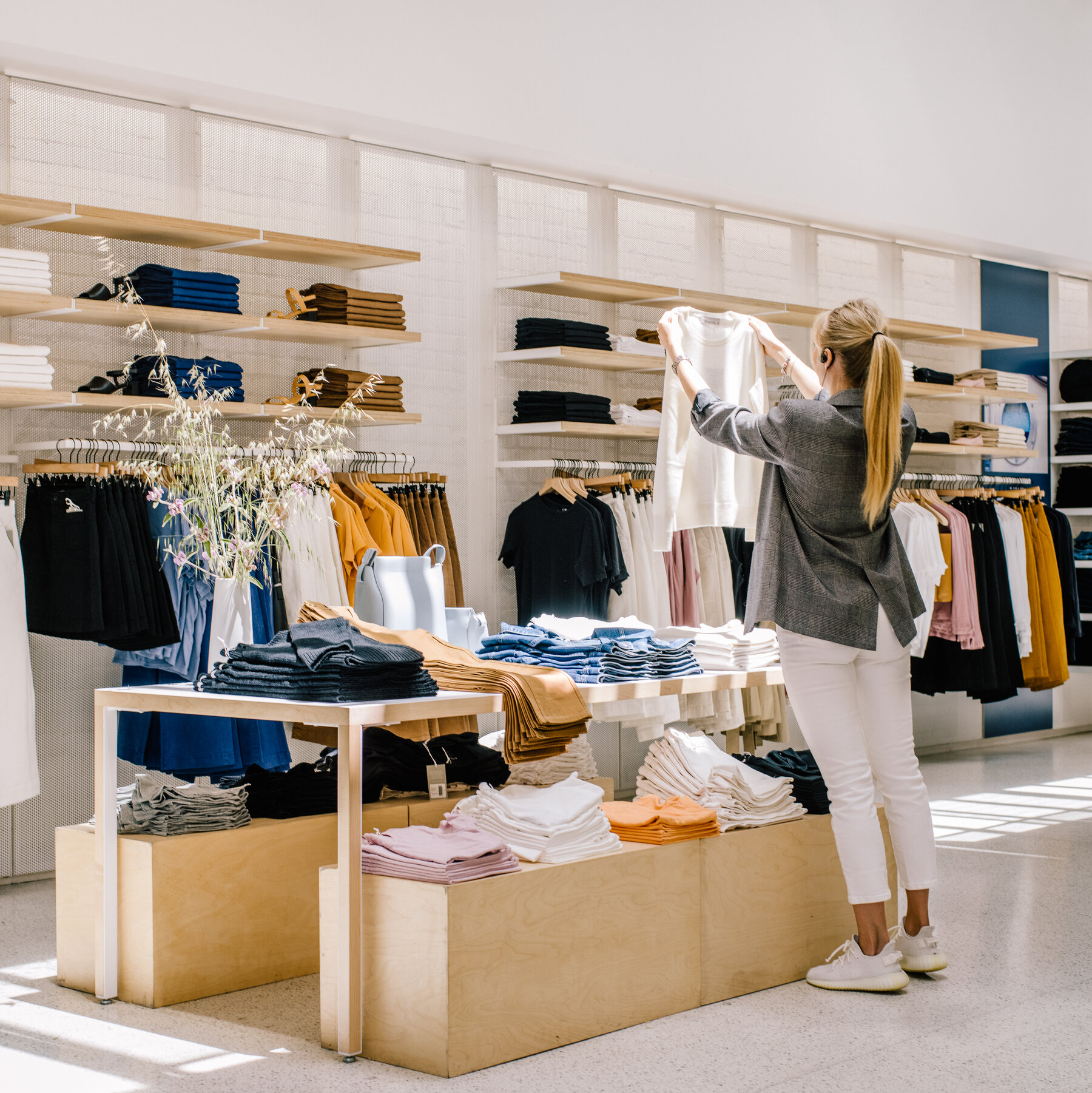 Everlane Finalizes Sale to Shein, the Fast Fashion Giant - The New York  Times