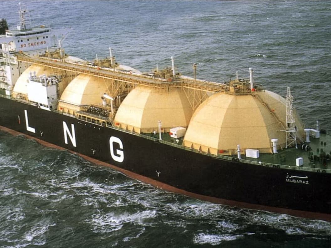 Une première depuis le début de la guerre en Iran: un navire chargé de gaz  naturel liquéfié a réussi à quitter le détroit d'Ormuz (après avoir fait le  plein)