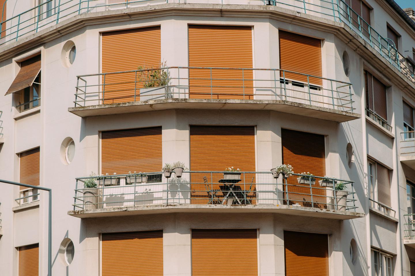 Canicule : le gouvernement présente un plan « endurance » pour faciliter  l'adaptation des logements