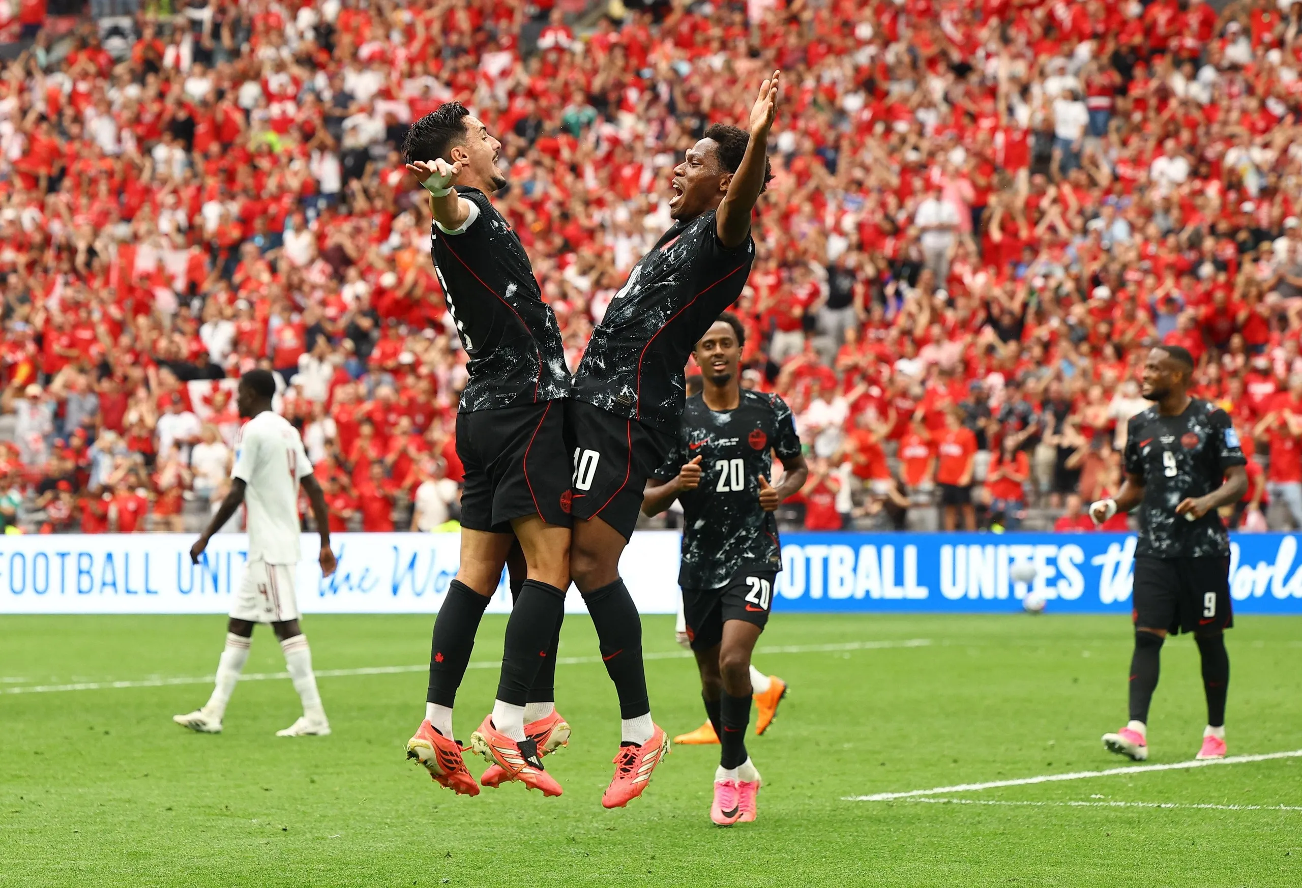 Le Canada remporte une victoire historique en Coupe du Monde contre le Qatar  malgré la blessure de Koné - HT Pronostic