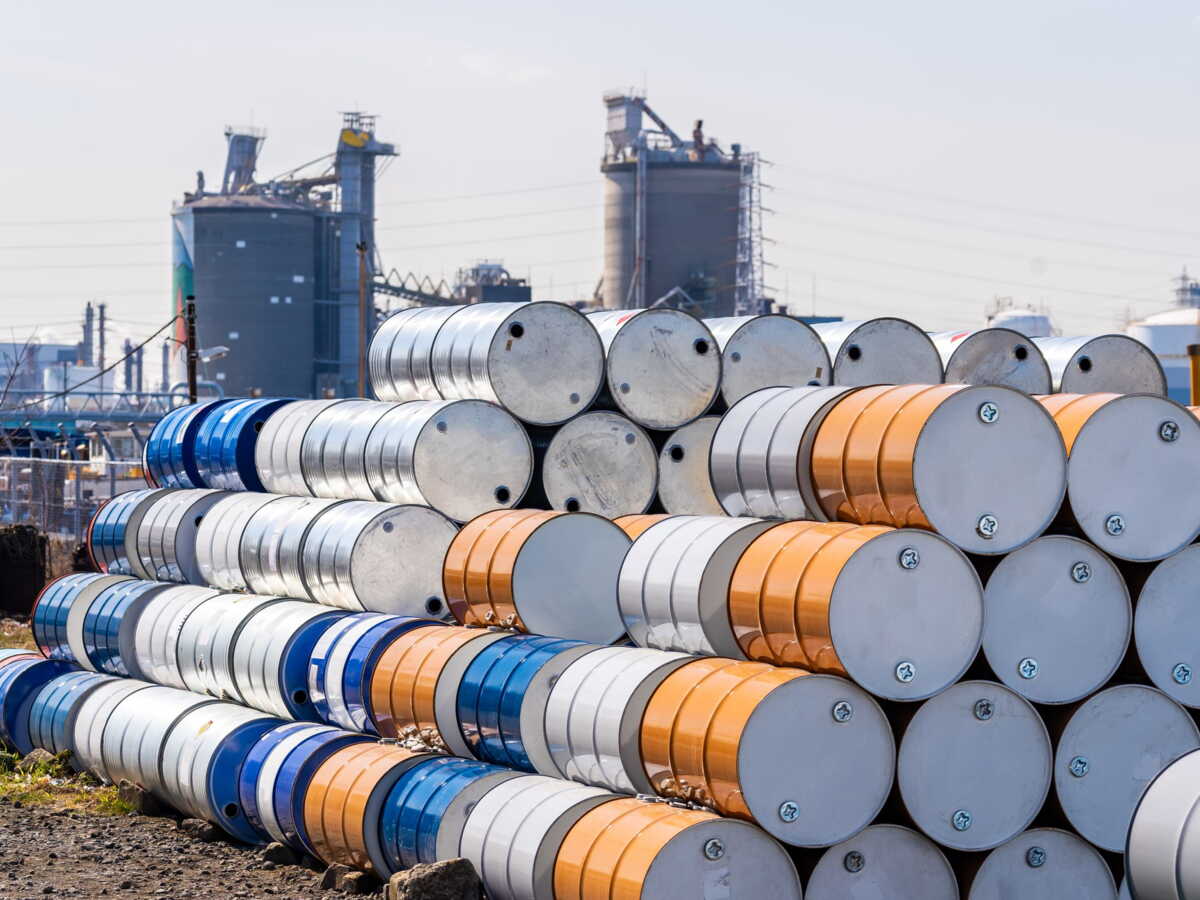 Le cessez-le-feu temporaire entre l'Iran et les Etats-Unis fait chuter le  prix du pétrole à moins de 100 dollars - Capital.fr