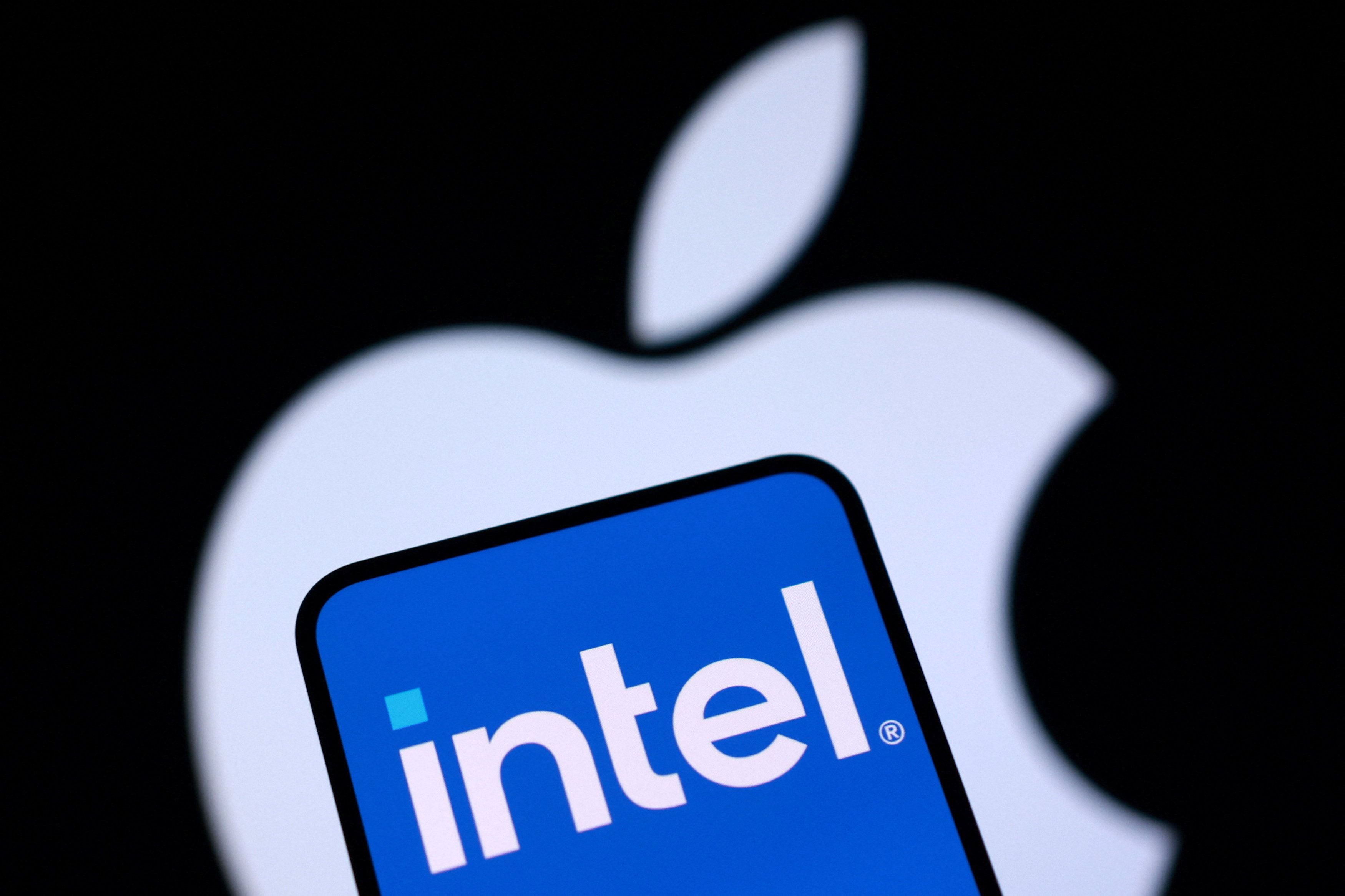 Trump annonce un partenariat entre Apple et Intel pour la conception et la  production de puces aux États-Unis | Zonebourse