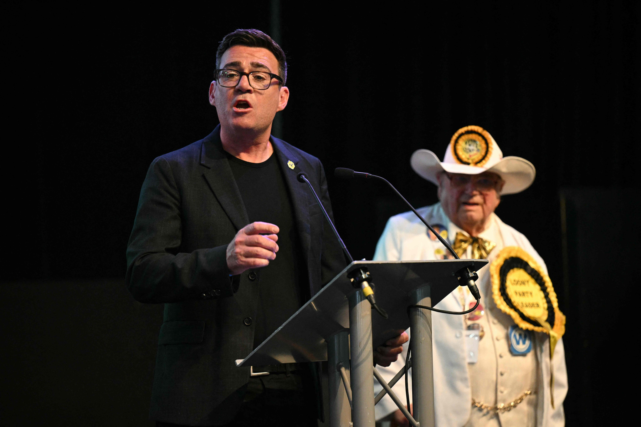 Andy Burnham: le travailliste élu député, prêt à défier Starmer