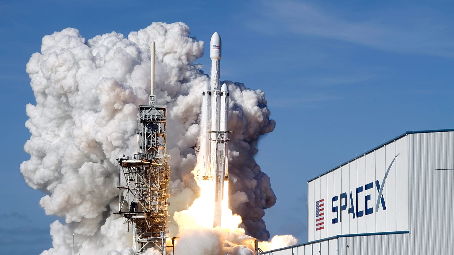 SpaceX fixe le prix de son introduction en Bourse, la valorisant 1 750 Mds  $ avant record | Euronews